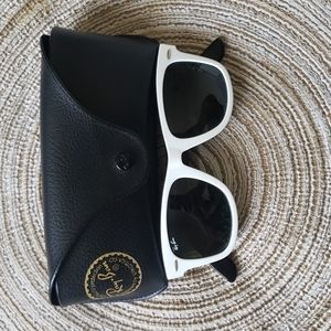 Ray-Ban sunglasses pre-owned.
